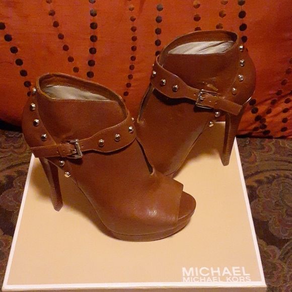 MK Booties - Picture 2 of 8